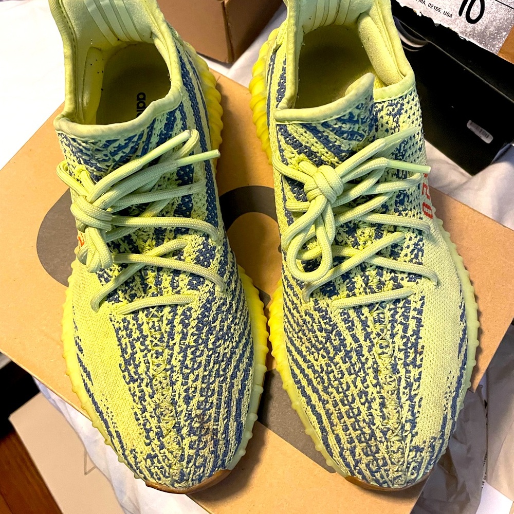 Yeezy boost 350 Semi Yellow frozen size 9